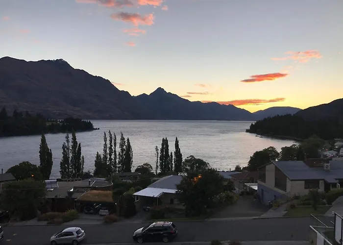 Earnslaw Lodge