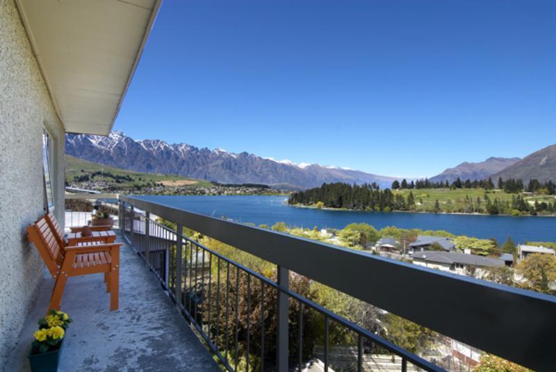Motel Earnslaw 3*