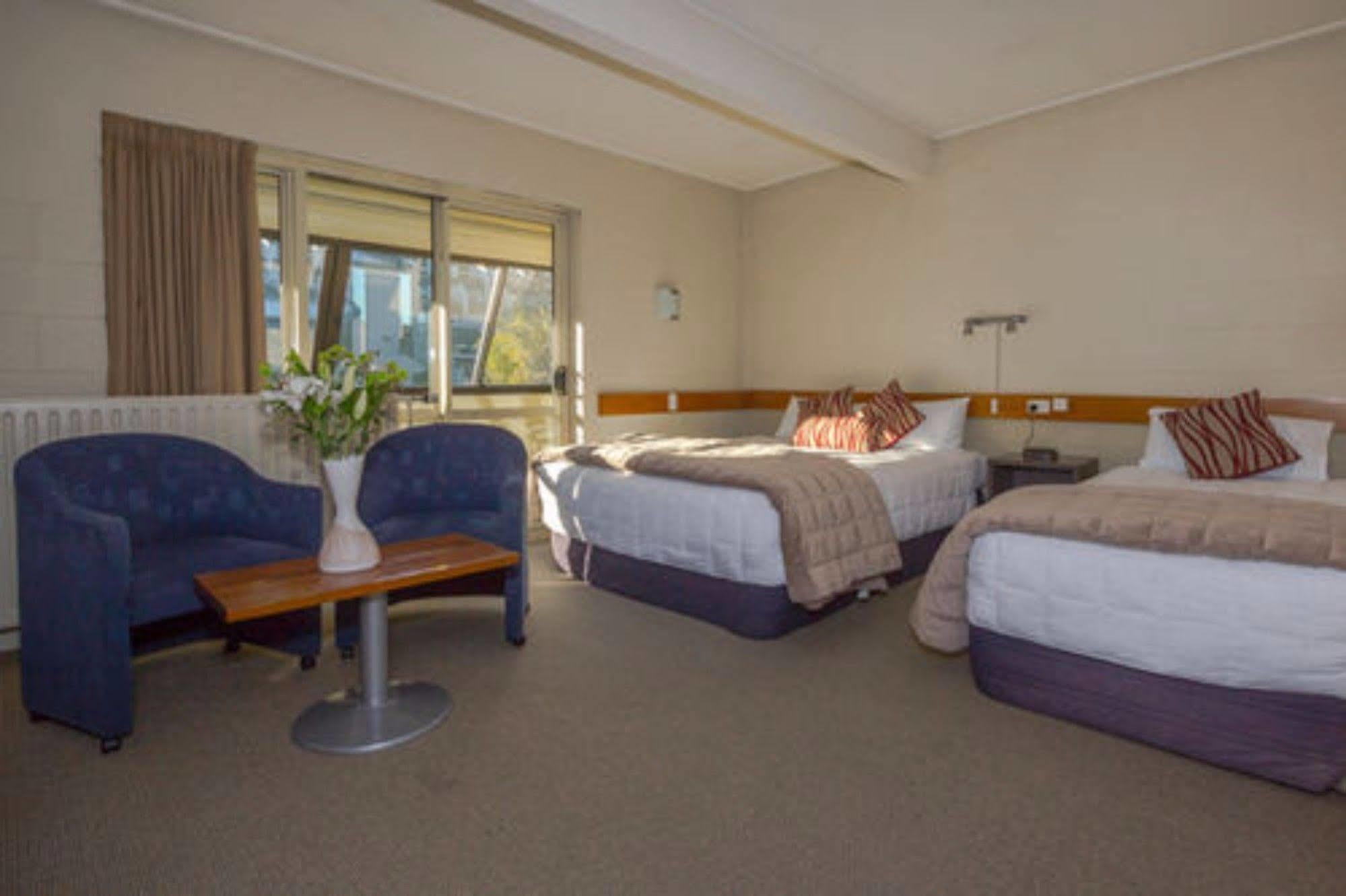 Earnslaw 3*