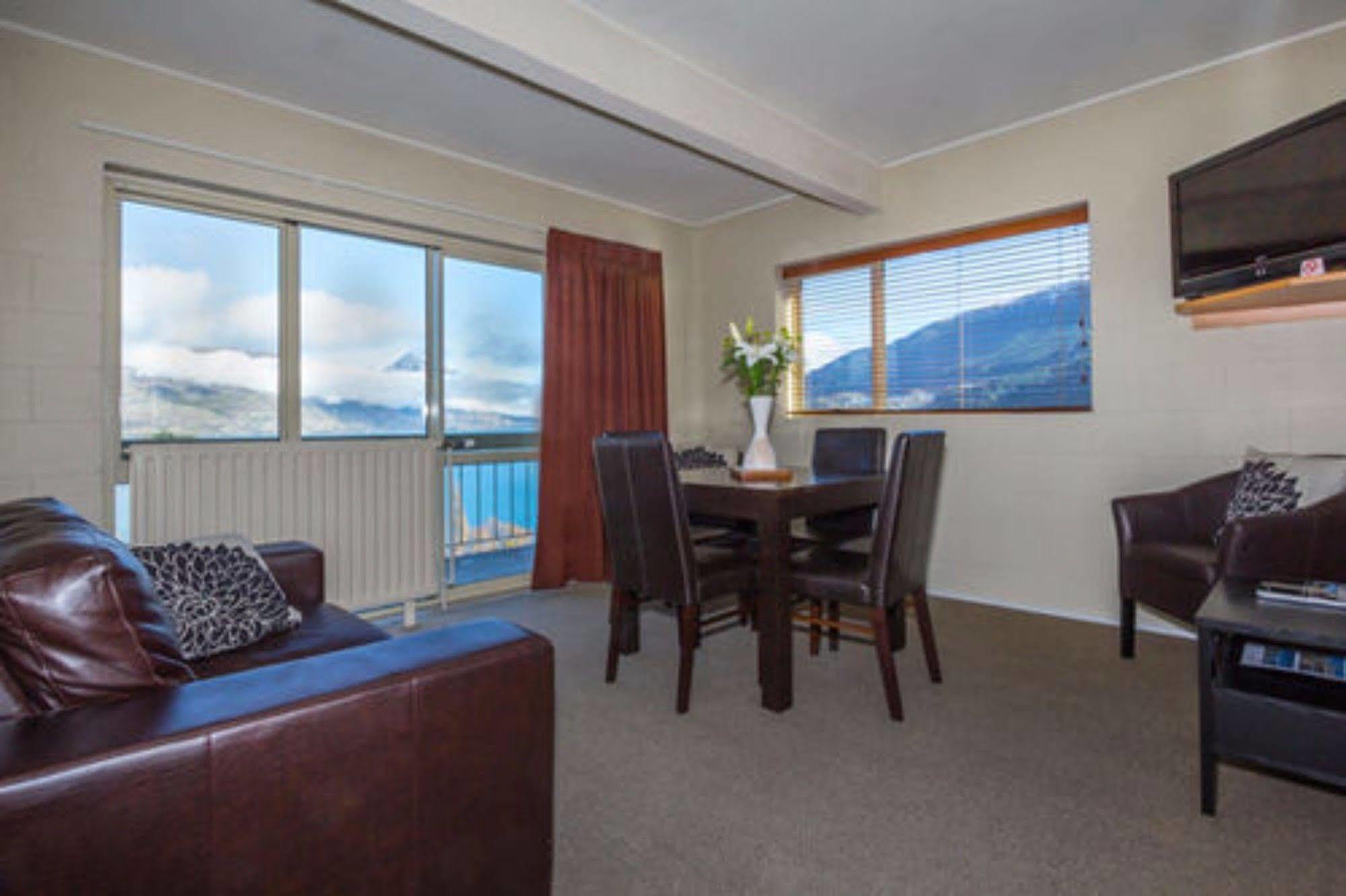 Earnslaw