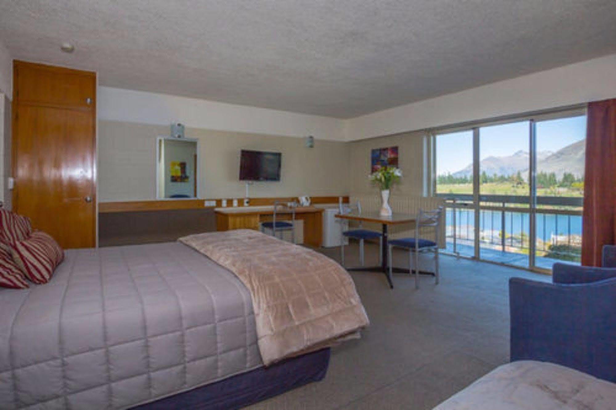 Earnslaw Motel