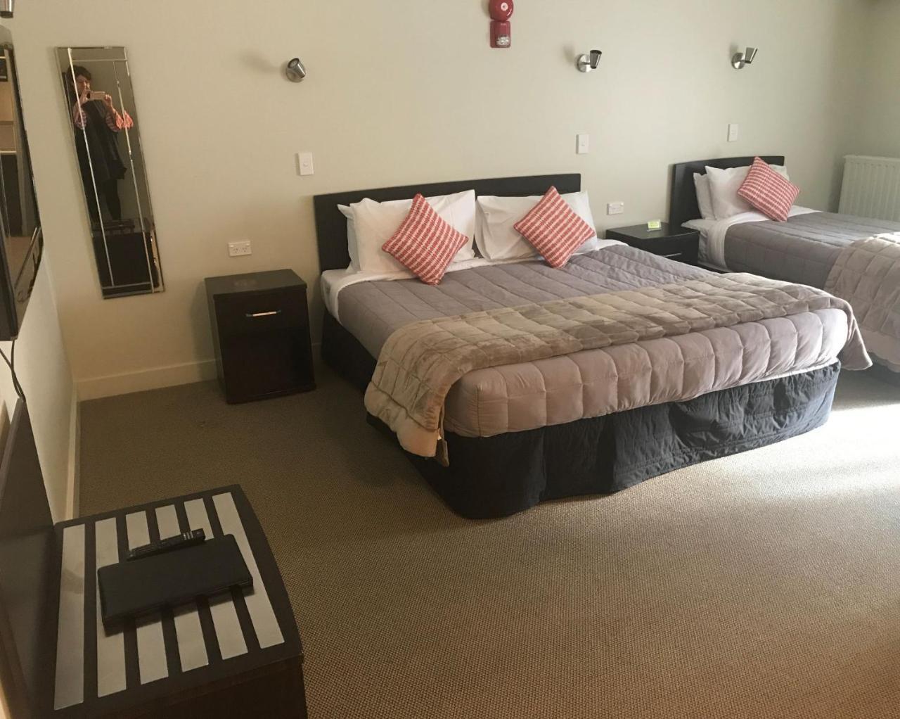 Earnslaw 3*